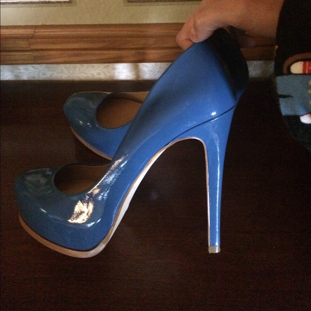 Pour La Victoire Blue Pumps size 9